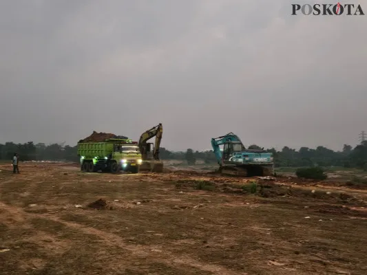 Salah satu lokasi galian tanah di Kelurahan, Kaduagung, Kecamatan Tigaraksa, Kabupaten Tangerang yang saat ini sudah di tutup oleh Satpol PP Kabupaten Tangerang. (Poskota/Veronica)