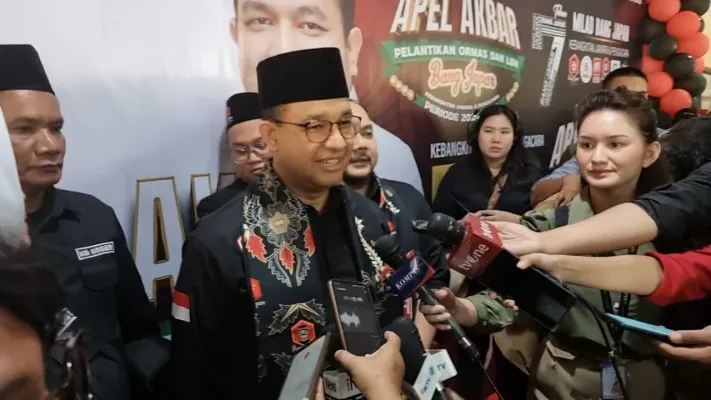 Gubernur DKI Jakarta 2017-2022, Anies Baswedan, saat menghadiri HUT Bang Japar ke-7, di Jakarta, Sabtu, 20 Juli 2024. (Poskota/Pandi)