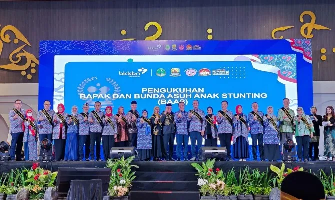 Pemkab Bandung mendapat penghargaan di puncak peringatan Harganas ke-31.