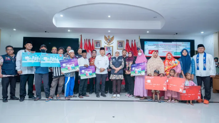 Foto: Bank DKI mendistribusikan Bantuan Sosial (Bansos) di Kepualauan Seribu. (Dok. Bank DKI)