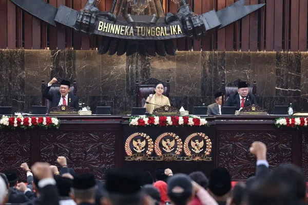 Foto: Ketua MPR RI (Kiri) Bambang Soesatyo alias Bamsoet saat menggelar sidang tahunan MPR di Gedung DPR/MPR RI Jakarta. (Dok. Humas MPR RI)