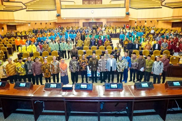 Foto: Ketua MPR RI Bambang Soesatyo alias Bamsoet Bamsoet saat membuka Seminar Hari Konstitusi di Gedung Parlemen Jakarta. (Dok. Humas MPR)