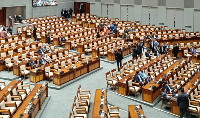 Suasana sidang paripurna DPR di gedung DPR RI, Jakarta, Kamis, 22 Agustus 2024. (Poskota/Rizal)