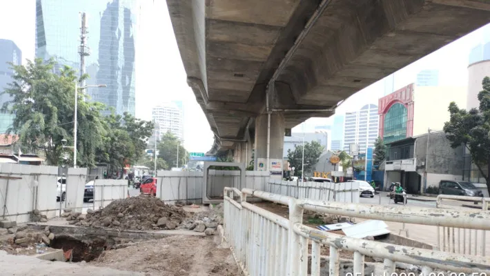 Foto: Proyek pembangunan kawasan Kecamatan Setiabudi, Jaksel, yang menyebabkan kebocoran pipa transmisi air baku Perum Jasa Tirta II. (Dok. PAM Jaya)