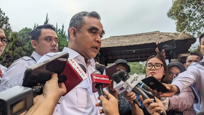 Sekjen Gerindra Ahmad Muzani saat memberikan keterangan di Padepokan Garuda Yaksa Hambalang, Bogor. (Poskota/Panca Aji)