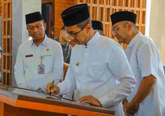 Pj Gubernur DKI Jakarta Heru Budi Hartono meresmikan Masjid Ar-Raudhah di Kelurahan Ragunan, Kecamatan Pasar Minggu, Jakarta Selatan. (Humas Pemprov DKI Jakarta)