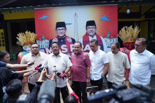 Kunjungan Ketua Umum Forkabi Abdul Ghoni ke kediaman Rano Karno di Jakarta Selatan, Kamis, 12 September 2024. (Poskota/Pandi)