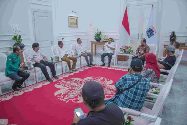 Pemprov DKI Jakarta menampung aspirasi buruh soal kenaikan UMP. (dok. Kominfotik)