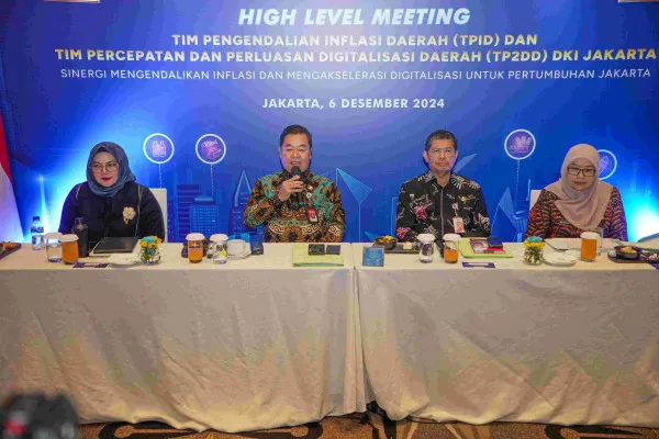 Pemerintah Provinsi (Pemprov) DKI Jakarta bersama Perwakilan Bank Indonesia DKI Jakarta melaksanakan High Level Meeting Tim Pengendalian Inflasi Daerah (TPID) dan Tim Percepatan dan Perluasan Digitalisasi Daerah (TP2DD). (Dok. Kominfotik)