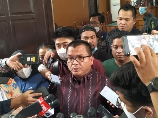 Kuasa Hukum Mardani Maming, Denny Indrayana. (foto: Nitis)