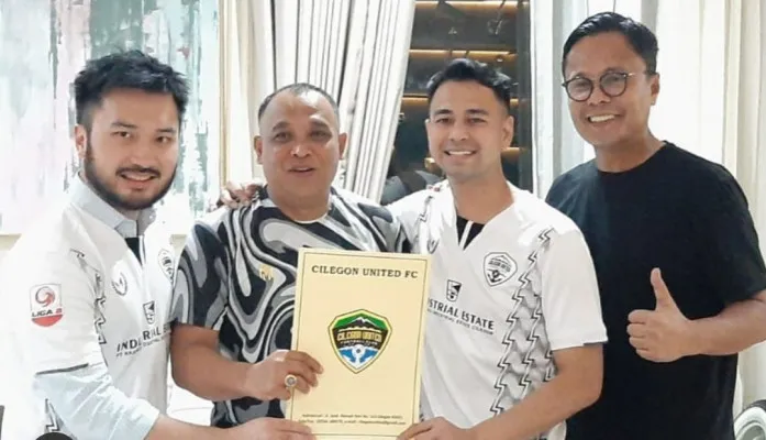 Dari kiri ke kanan: Rudy Salim, Yudhi Apriyanto, Raffi Ahmad, dan Donny Oskaria (foto: instagram/@raffinagita1717)