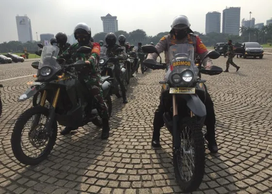 Kapolres Metro Jakarta Pusat, Kombes Pol Hengky Haryadi dan Dandim 0501/JP BS Kolonel Inf TNI Luqman Arief di Lapangan Monas, Jakarta Pusat (cr-5)