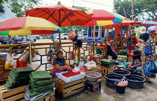 Kondisi pedagang di Pasar Kranggot. (foto: istimewa)