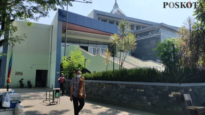 Masjid Agung Al-Ar'af. (foto: poskota/yusuf permana)