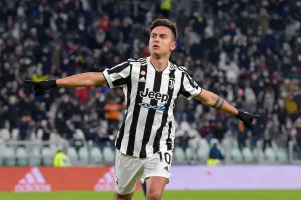 Pemain andalan Juventus, Paulo Dybala (PauDybala_JR)