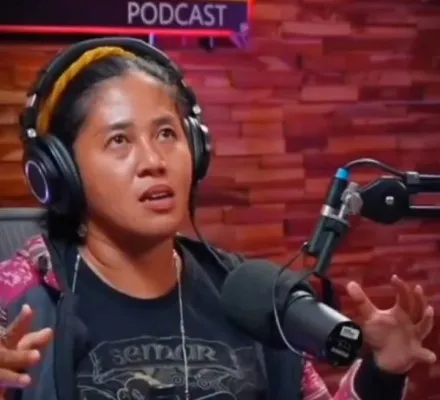 Pawang hujan Mandalika, Rara Isti Wulandari, dalam acara Podcast Deddy Corbuzier. (Foto: Tangkapan layar video Twitter @Endriyw).