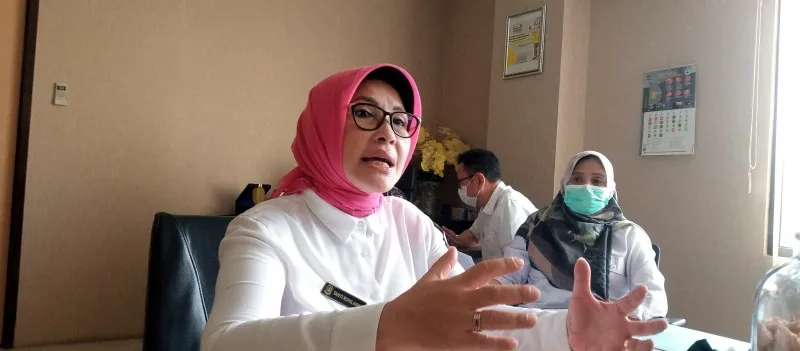 Kadinkes Kota Bekasi Tanti Rohilawati soal kasus di RS Kartika Husada Jatiasih. (Foto: Poskota/Ihsan Fahmi)