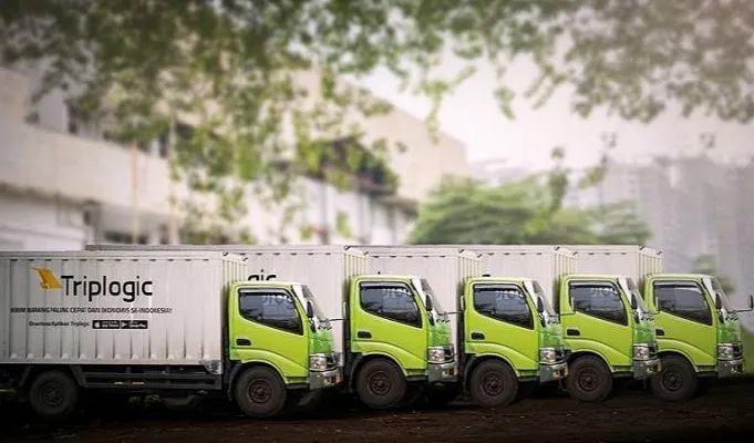 Ilustrasi: Armada mobil boks milik Triplogic, perusahaan rintisan yang bergerak di bidang logistik on-demand. (Foto: Ist).