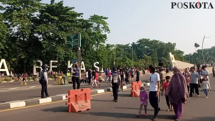 Pelaksanaan CFD di Kota Bekasi pada pekan kedua nampak ramai, warga sangat antusias berolahraga. (foto: poskota/ihsan)