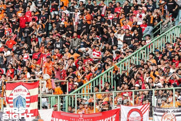 The Jakmania, pendukung Persija Jakarta (foto/twitter InfokomJakmania)