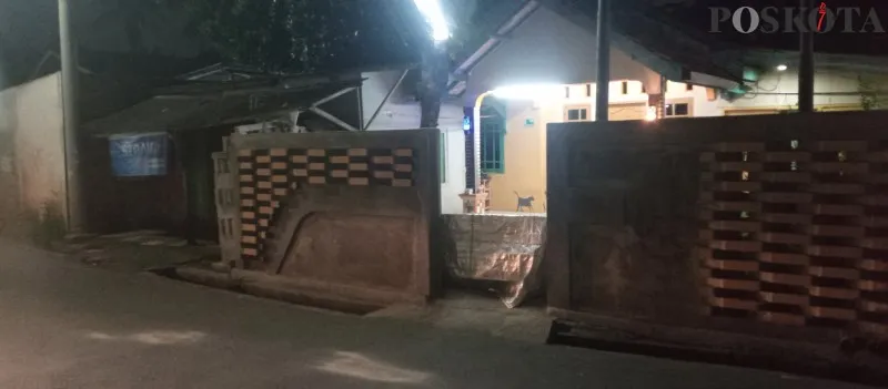 Rumah lokasi ibu dan anaknya menjadi korban penusukan pria tak dikenal. (foto:ihsan)