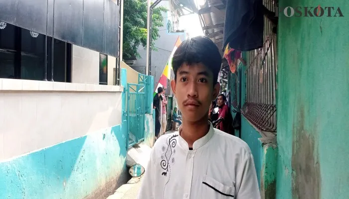 Hadi Muchamadin (18) , kakak Ilham korban kecelakaan maut di Bekasi. (foto: Ihsan).