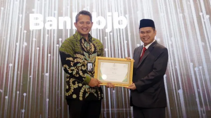 bank bjb menerima penghargaan dari Baznas. ist