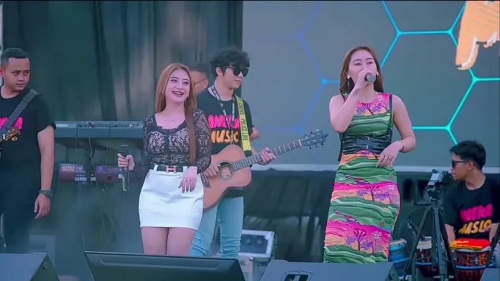 Lirik lagu Bojo Biduan Shinta Arsinta feat Vita Alvita. (Foto: YouTube)