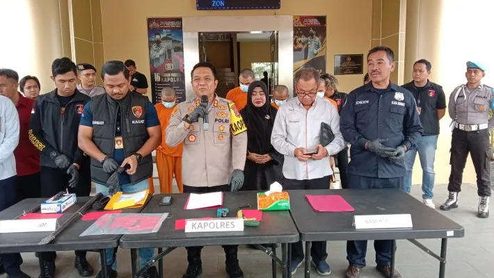 Kawanan Pencuri Rambu Lalulintas di Serang. (ist)