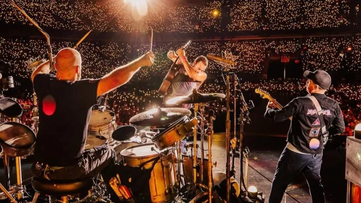 Lirik lagu Fix You Coldplay yang kembali viral di TikTok. (Foto: Instagram/@coldplay)