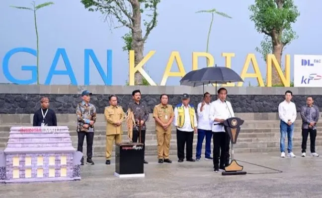 Momen Presiden RI, Joko Widodo saat meresmikan Bendungan Karian di Lebak. (Ist)