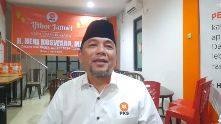 Ketua DPD PKS Kota Bekasi, Heri Koswara saat jumpa wartawan Rabu, 3 April 2024 lalu. (Poskota/Ihsan)