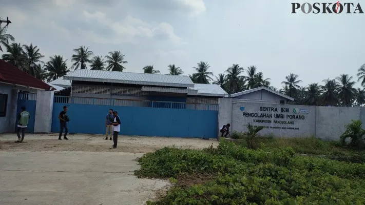 Penampakkan Gedung SIKM Porang di Pandeglang, Minggu, 9 Juni 2024. (Poskota/Samsul Fatoni)