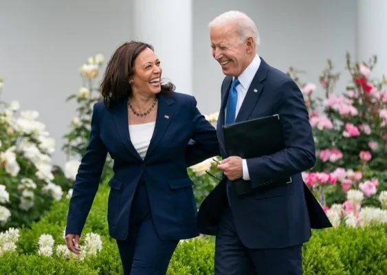 Kamala Harris (kiri) dan Joe Biden (kanan). (IG: Joe Biden)