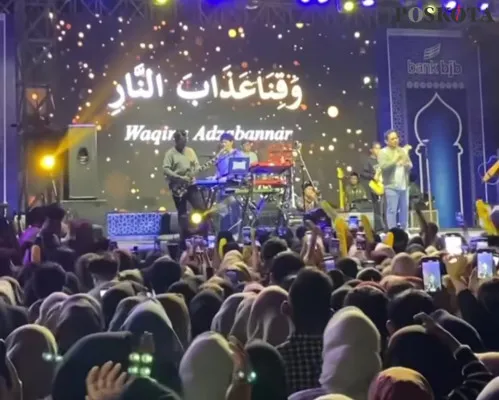 Suasana kawasan Alun-alun Rangkasbitung Lebak saat konser band Wali. (Poskota/Samsul Fatoni)