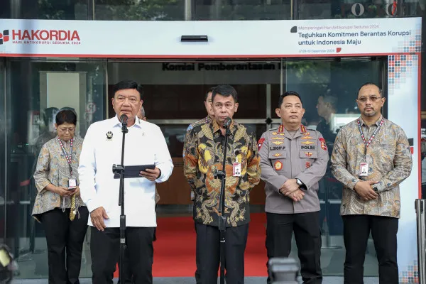 Sejumlah menteri menghadiri  Hari Antikorupsi Sedunia (Hakordia) 2024 di Gedung Merah Putih KPK, Kuningan, Jakarta Selatan, Senin, 9 Desember 2024. (Poskota/ Ahmad Tri Hawaari)