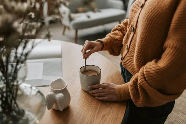 Kopi termasuk makanan dan minuman yang harus dihindari sebelum tidur. (pexels)