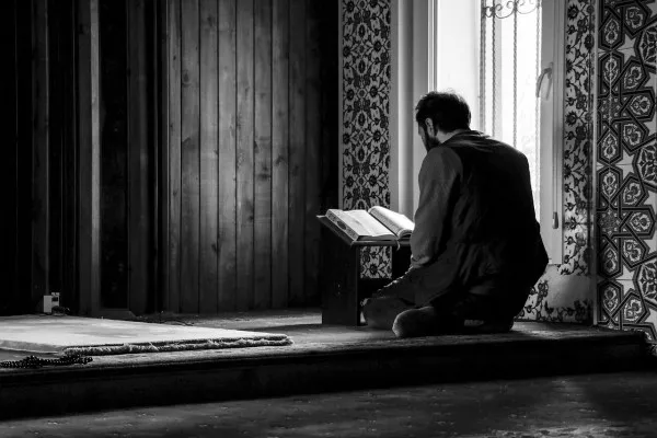 Amalan yang Dapat Dilakukan untuk Memaksimalkan Ibadah di Malam Lailatul Qadar Foto: Pixabay/mucahityildis