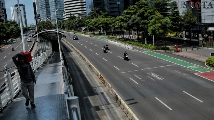 Foto: Suasana Jalanan Kota Jakarta Suhu Panas hari ini diprediksi BMKG bikin gerah. (Dok. Poskota)