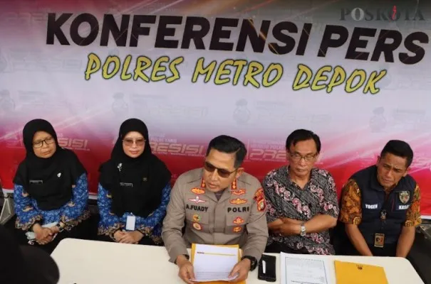 Jumpa pers Kapolres Metro Depok dengan Kasat Reskrim Polres Metro Depok serta Kadinkes dan PPA Depok di Polres Metro Depok. (Angga)