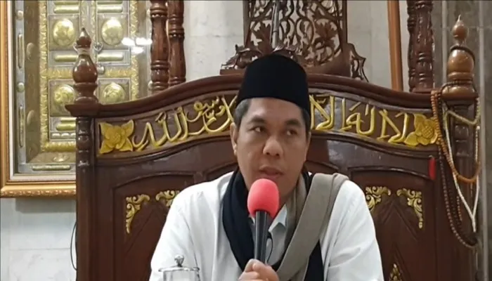 KH Zulfa Mustofa (Sumber: Youtube)