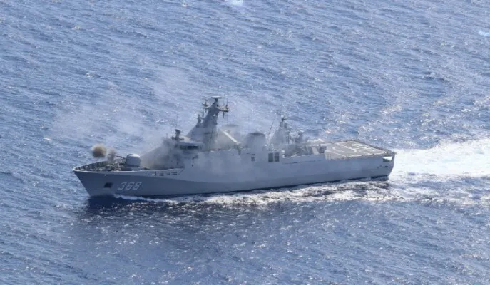 KRI Frans Kaisiepo-368 sukses menguji seluruh sistem persenjataan modern yang dimiliki di area latihan Barbara Laut Mediterania saat lintas laut menuju Cyprus,(Ist)