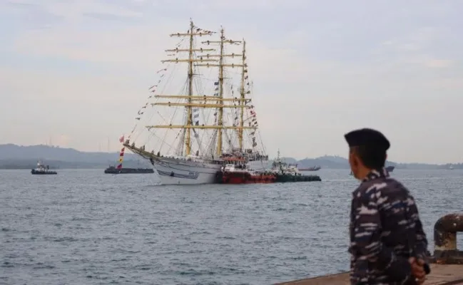 KRI Bima Suci  saat di Batam. (ist)