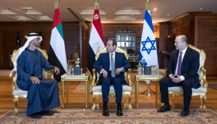 Putra Mahkota Abu Dhabi Mohamed bin Zayed Al Nahyan, Presiden Mesir Abdel Fattah al Sisi, dan Perdana Menteri Israel Naftali Bennett.