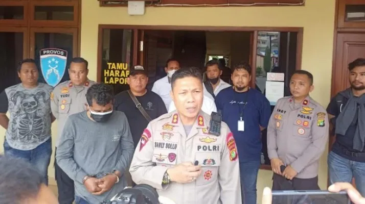 Kapolres Kota Tangerang Selatan AKBP Sarly Sollu saat rilis penangkapan pelaku cabuli anak bawah umur.(Ist)