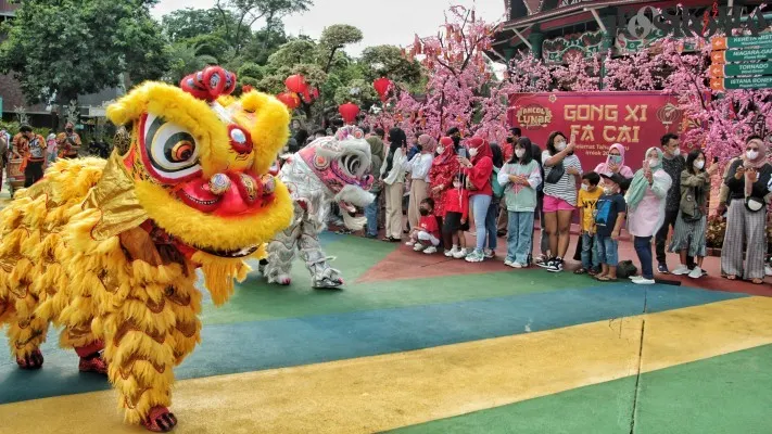 Atraksi Barongsai Meriahkan Parade Imlek di Dufan