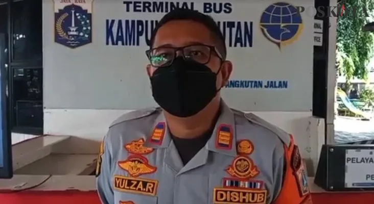 Kepala Terminal Bus Kampung Rambutan, Jakarta Timur, Yulza Ramadhoni (cr02)