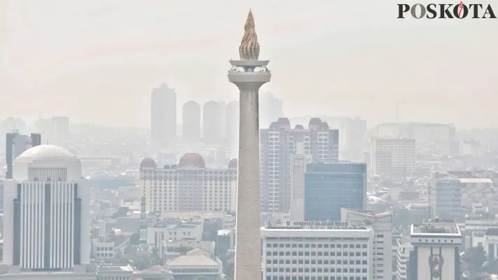 Kualitas udara Jakarta buruk. Foto: Poskota/Ahmad Tri Hawaari