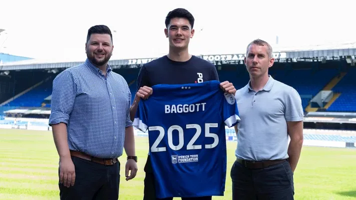 Elkan Baggott perpanjang kontrak di Ipswich Town (foto/Ipswich Town)