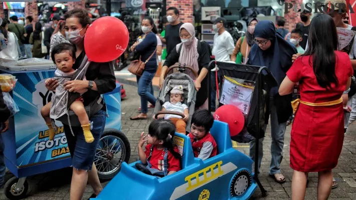 Foto: Warga memadati area Jakarta Fair 2022 atau dikenal Pekan Raya Jakarta (PRJ). Akan kembali digelar Jakarta Fair 2023 pada 14 Juni-16 Juli 2023.(Dok. Poskota)